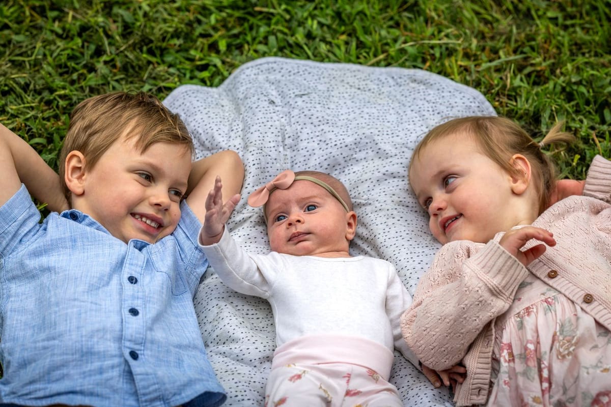 Three siblings blanket — photographed at Tench Reserve, Nepean River