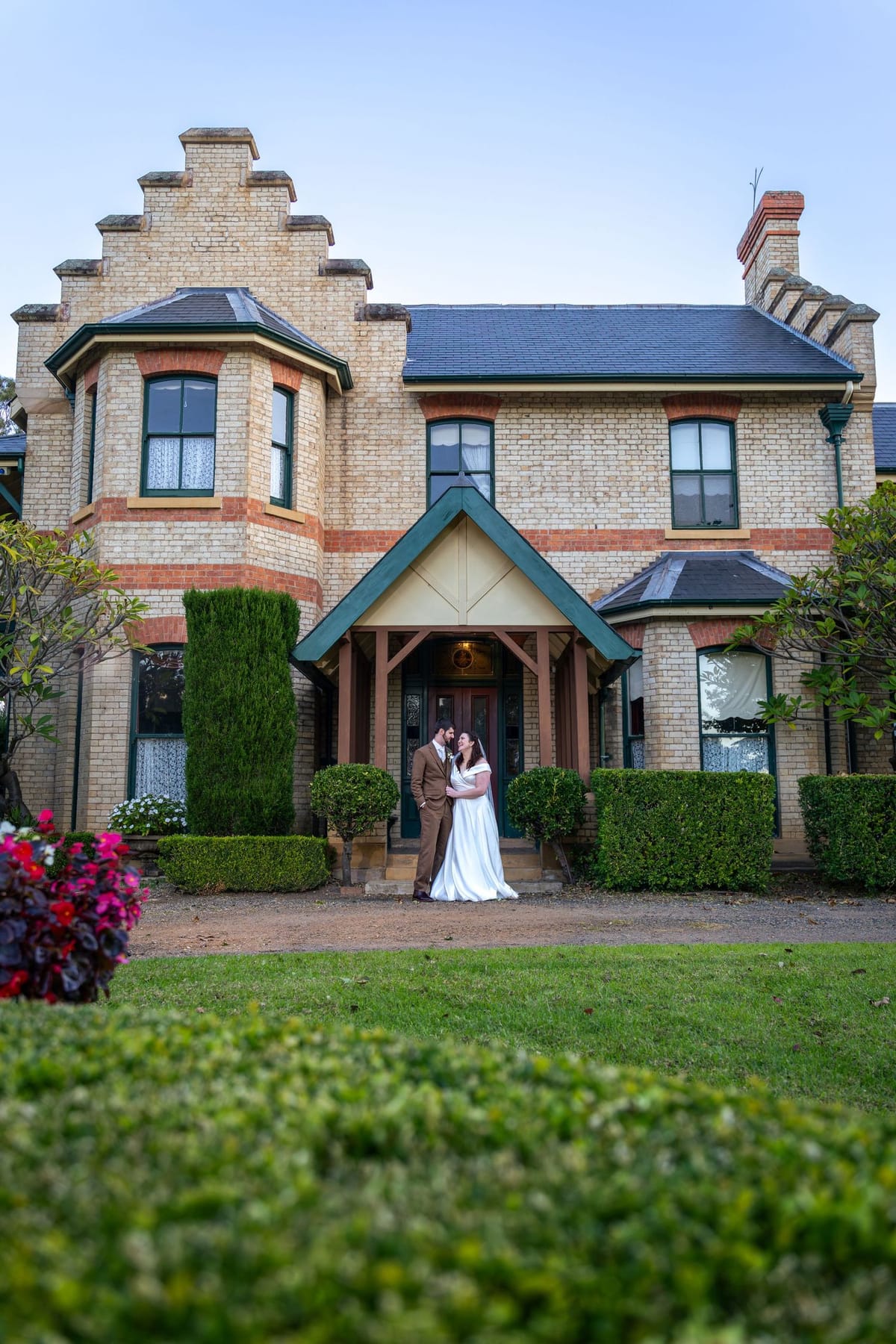 Glenleigh manor embrace — photographed at Glenleigh Estate, Penrith