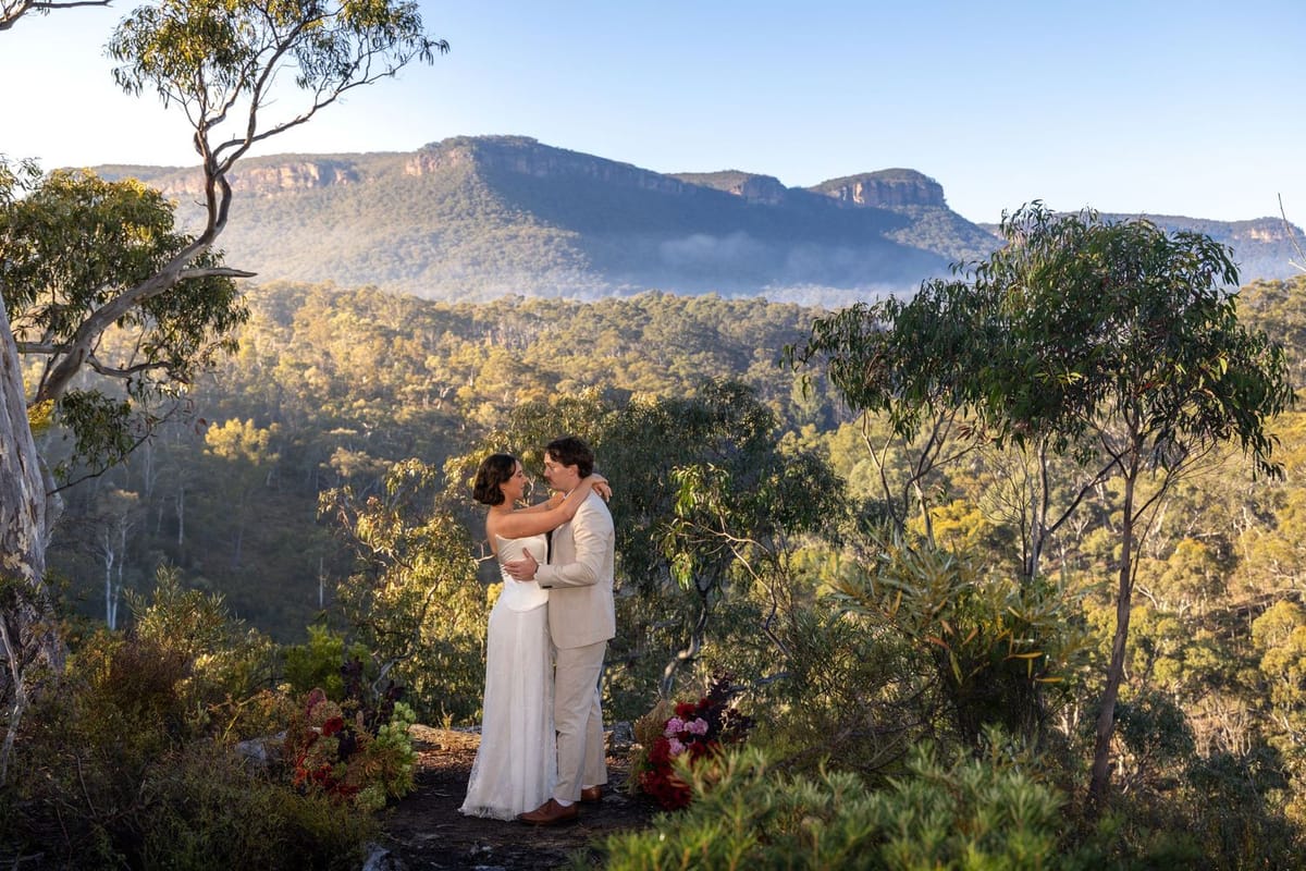 Rocky outcrop kiss — photographed at Maya Sanctuary, Blue Mountains